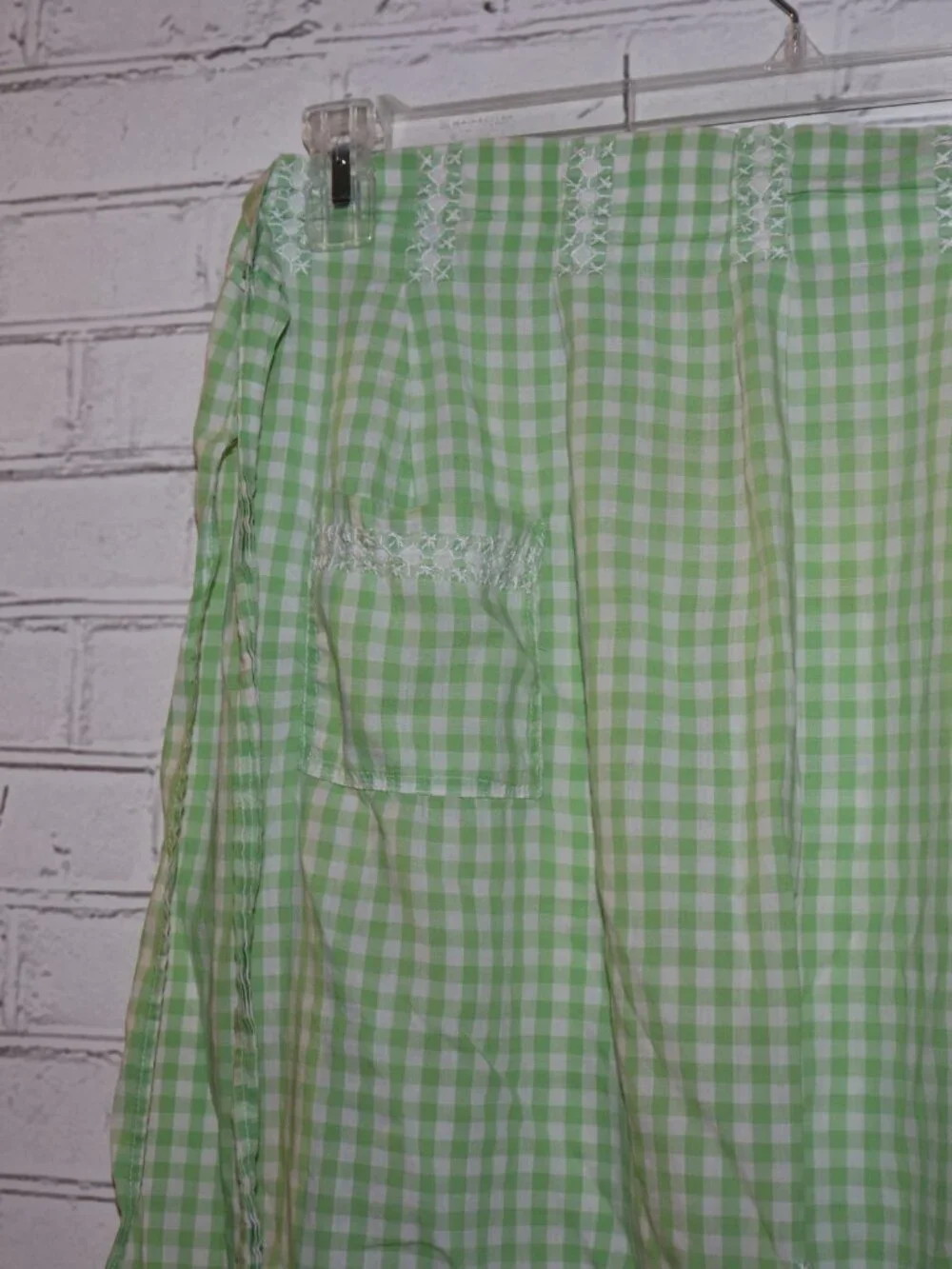 ✨ Women’s Vintage Apron • Green Gingham ✨
